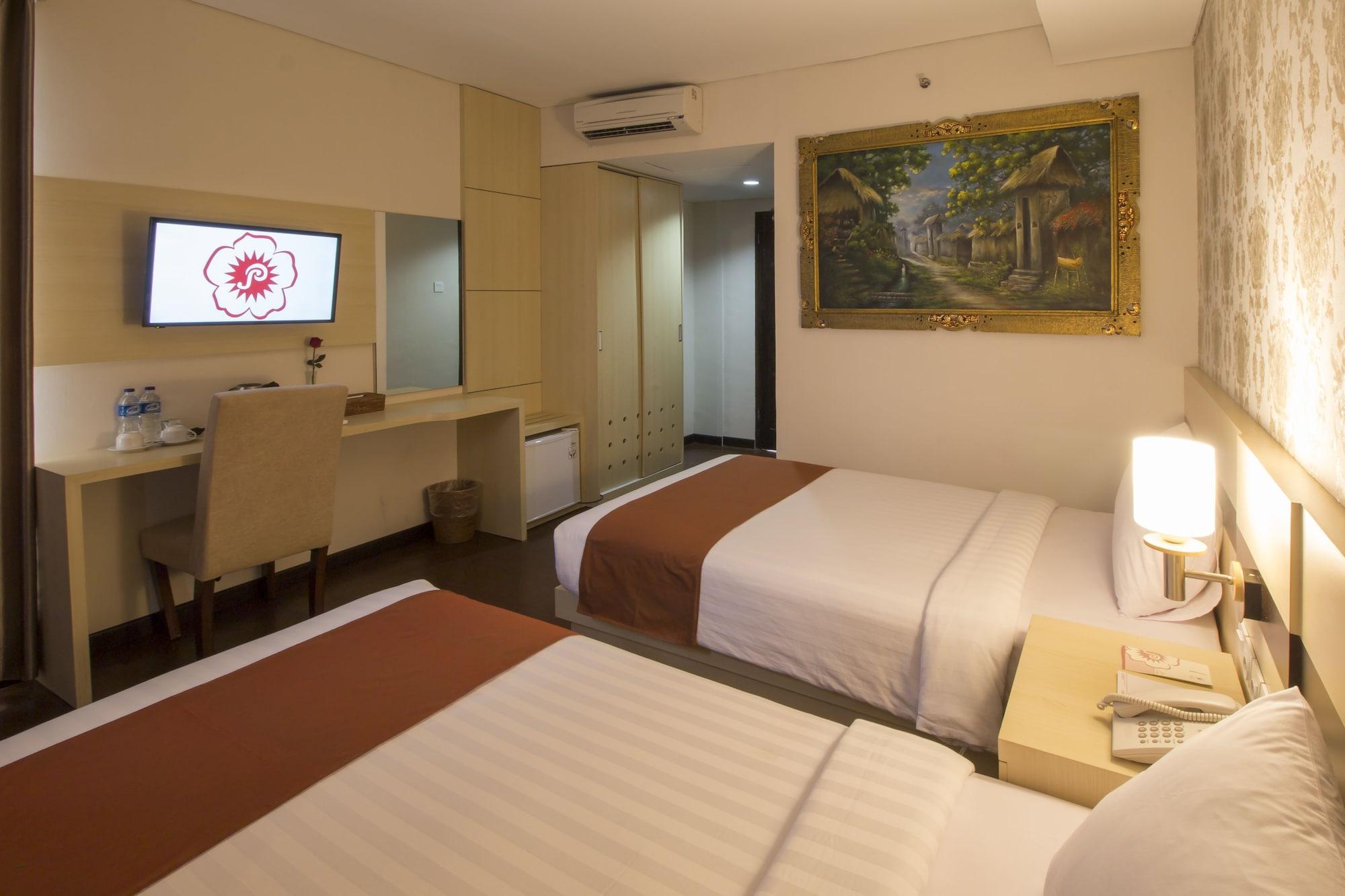 Grand Puri Saron Yogyakarta Hotel Exterior photo