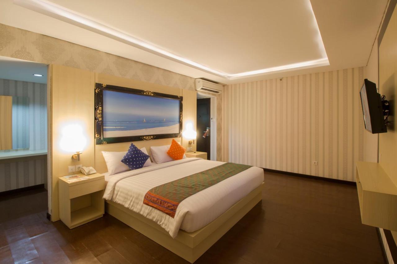 Grand Puri Saron Yogyakarta Hotel Exterior photo