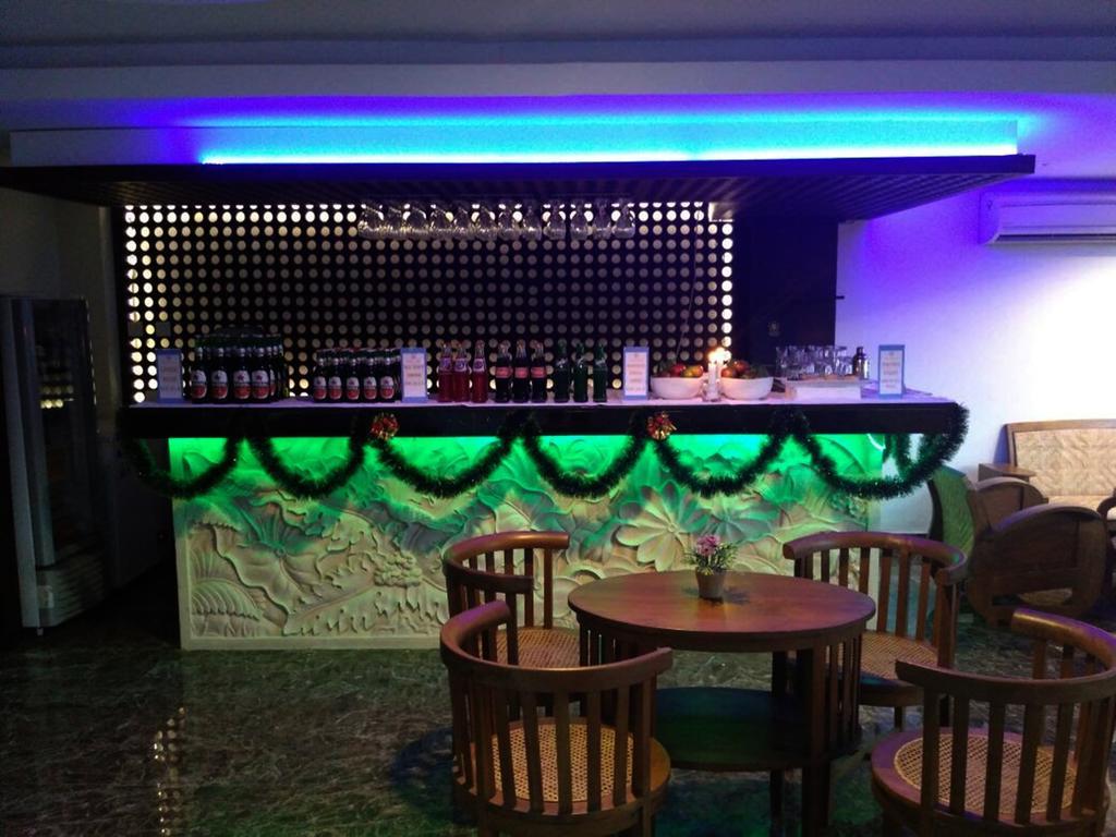 Grand Puri Saron Yogyakarta Hotel Exterior photo