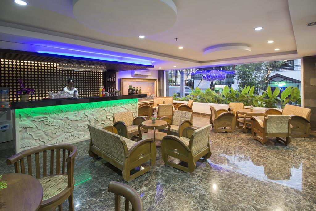 Grand Puri Saron Yogyakarta Hotel Exterior photo