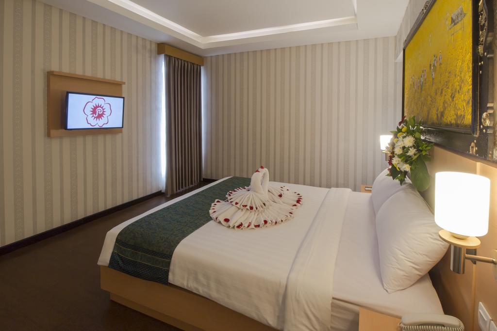 Grand Puri Saron Yogyakarta Hotel Exterior photo