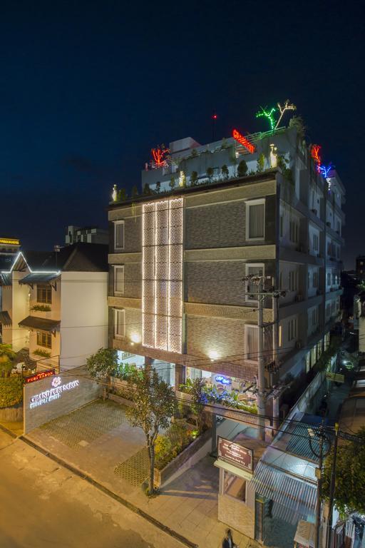 Grand Puri Saron Yogyakarta Hotel Exterior photo